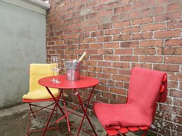 2 Kings Yard