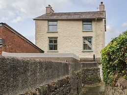 2 Kings Yard