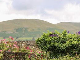 2 Kings Yard