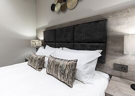 Luxe Suites Boutique Hotel