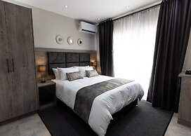 Luxe Suites Boutique Hotel