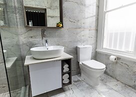 Luxe Suites Boutique Hotel