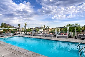 Senna House Hotel Scottsdale, Curio Collection by Hilton