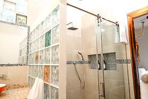 Awesome jungle villa with pool La Veleta