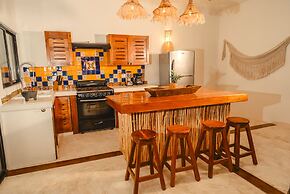 Awesome jungle villa with pool La Veleta