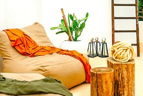 Awesome jungle villa with pool La Veleta