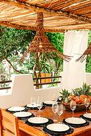 Awesome jungle villa with pool La Veleta