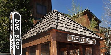 Timberfalls 1005 3 Bedroom Condo by RedAwning