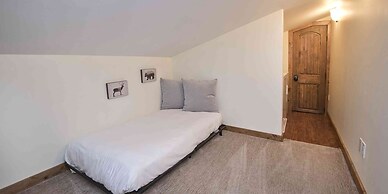 Timberfalls 1005 3 Bedroom Condo by RedAwning