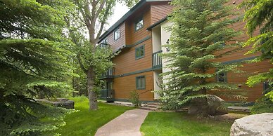 Timberfalls 1005 3 Bedroom Condo by RedAwning