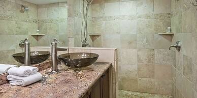 Timberfalls 1005 3 Bedroom Condo by RedAwning