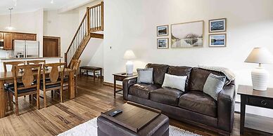 Timberfalls 1005 3 Bedroom Condo by RedAwning