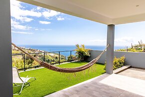 1Br House - Garden & Jacuzzi- Calheta