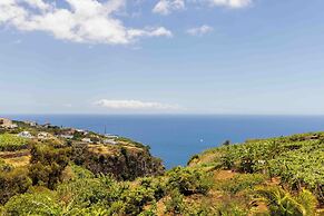 1Br House - Garden & Jacuzzi- Calheta