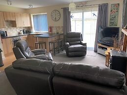 Cosy Dog Friendly Bungalow Sleeps 4