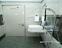 Hotel Naaz Executive Near T2 Airport