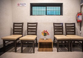 Hotel Naaz Executive Near T2 Airport