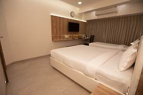 Hotel Naaz Executive Near T2 Airport