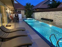 Luxury Pool villa C16 - 4BR 8-10 Persons