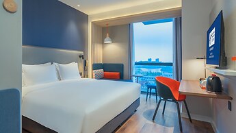 Holiday Inn Express Yangjiang City Center by IHG