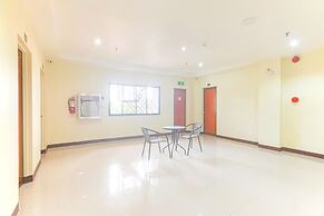 OYO 817 Vista Apartelle