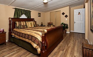 Room in Mobile Home - Pleasant Days B&b Tropical Master Suite