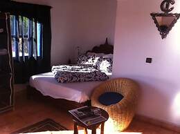 Room in Guest Room - Room in Villa L'air De La Mer