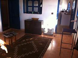 Room in Guest Room - Room in Villa L'air De La Mer