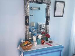 Room in Guest Room - Room in Villa L'air De La Mer