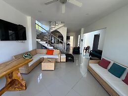 Mandalay Coast Cabaña Cerca A La Playa