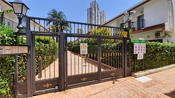 Two Bedroom Townhouse Bungalow In A Secure Complex In Benidorm Free Wi