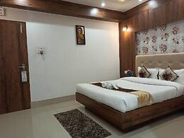 Hotel TLB Palace