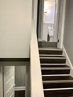 The Wheel of Fortune Duplex-8BR Parking