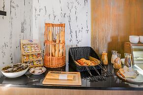 Neuchatel City Hotel
