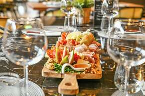 Neuchatel City Hotel