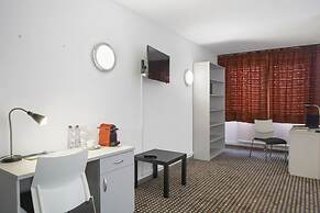 Neuchatel City Hotel