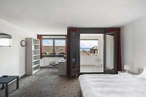 Neuchatel City Hotel