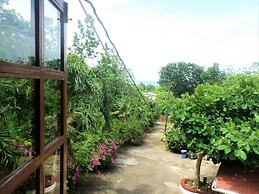 La Familia Guesthouse