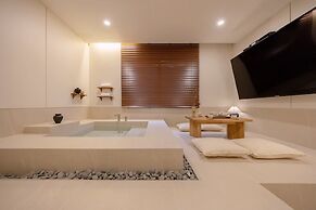 Nomad Anook hotel Gumi branch