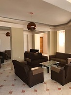 Village Inn Studios & Family Apartments