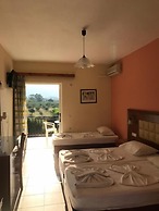 Village Inn Studios & Family Apartments