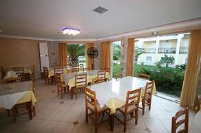 Village Inn Studios & Family Apartments