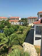 Village Inn Studios & Family Apartments