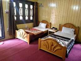 Apex Inn Trackers Sharda Kashmir