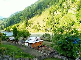 Apex Inn Trackers Sharda Kashmir