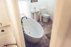 3-bed Cottage-plymouth-dog Friendly-sleeps7