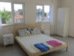 Villasleeps10-pool-bbq-mountainview-ac-parking