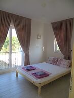 Villasleeps10-pool-bbq-mountainview-ac-parking