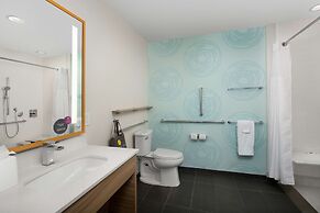 Tru by Hilton Miami West Brickell