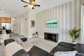 Private Pool BBQ Free Resort Access, Near Wdw!